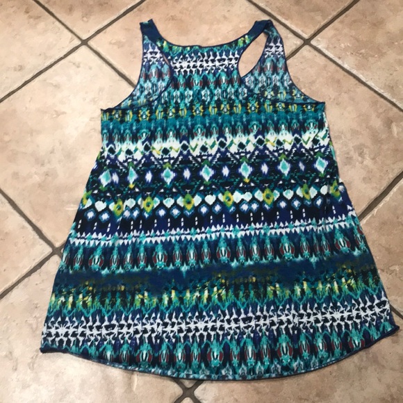 Maurice’s tank top Aztec design - Picture 4 of 6